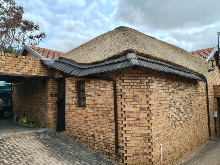 3 Bedroom Property for Sale in Safari Gardens North West